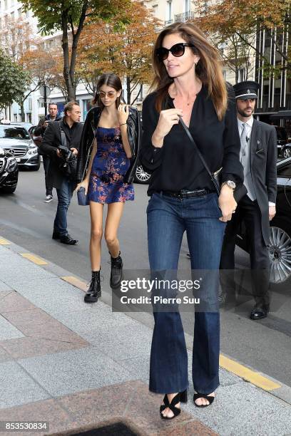 Cindy Crawford and her daughter Kaia Gerber arrive back to their hotel on September 25, 2017 in Paris, France.