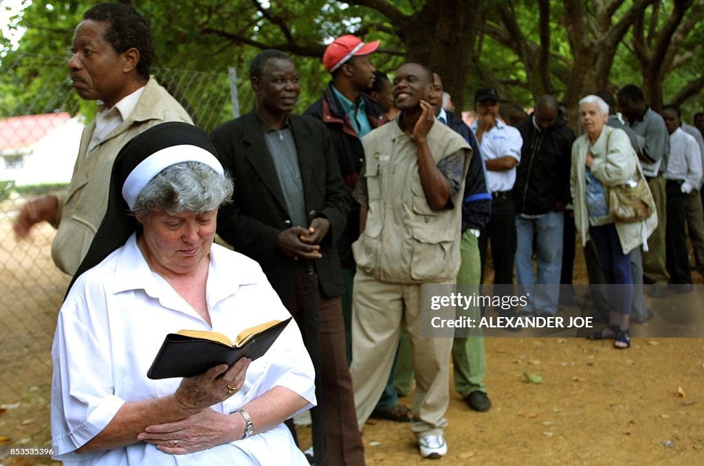 TOPSHOT-ZIMBABWE-ELECTIONS-NUN