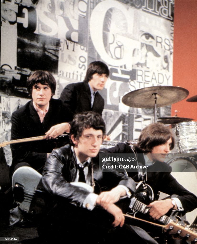 Photo of KINKS and Ray DAVIES and Dave DAVIES and Pete QUAIFE and Mick AVORY