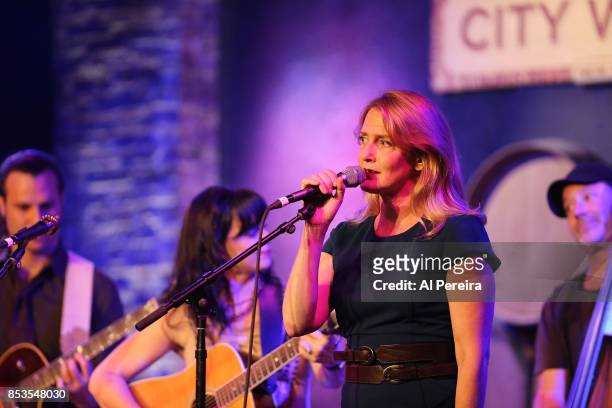 Laurie MacAllister and Red Molly perform at City Winery on September 24, 2017 in New York City.