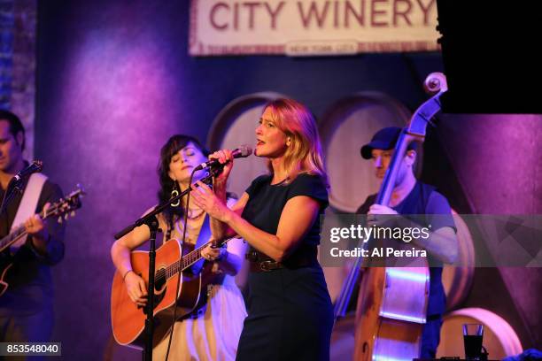 Laurie MacAllister and Red Molly perform at City Winery on September 24, 2017 in New York City.