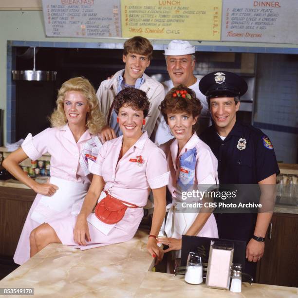 Cbs Alice Linda Lavin Alice Photos and Premium High Res Pictures - Getty Images