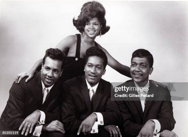 Photo of MONITORS and Richard STREET and Sandra FAGIN and Maurice FAGIN and Warren HARRIS; Posed studio group portrait L-R Richard Street, Sandra...