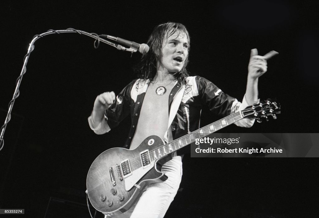 Photo Of HUMBLE PIE And Steve MARRIOTT Steve Marriott Performing On photo-of-humble-pie-and-steve-marriott-steve-marriott-performing-on