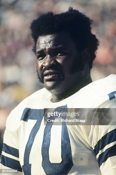 Dallas Cowboys offensive tackle Rayfield Wright watches from the sideline during a 34-27 win over the San Diego Chargers on 11/5/1972.