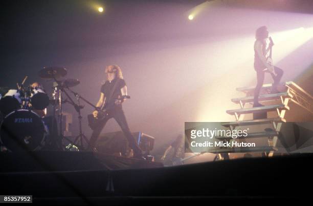 Photo of Jason NEWSTEAD and James HETFIELD and Lars ULRICH and METALLICA and Kirk HAMMETT, L-R Lars Ulrich, James Hetfield, Jason Newsted, Kirk...
