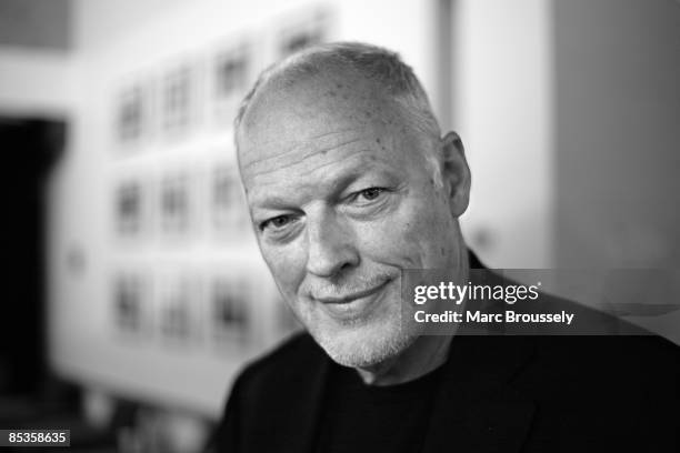 Photo of SYD BARRETT TRIBUTE - MADCAP'S L and David GILMOUR, David Gilmour posed backstage at Syd Barrett tribute