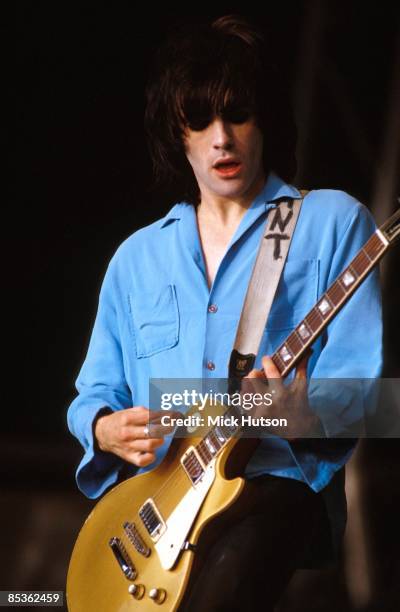 Photo of MANIC STREET PREACHERS and Richey EDWARDS, Richey Edwards performing live onstage, playing Gibson Les Paul Deluxe Gold Top guitar