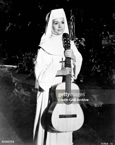 Photo of Debbie REYNOLDS; as the Singing Nun