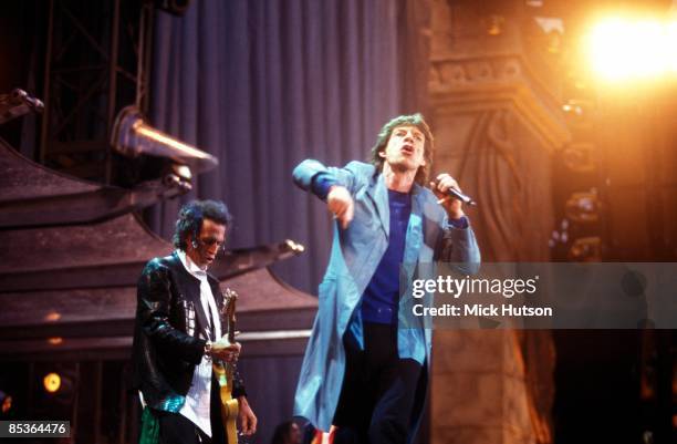 Photo of Mick JAGGER and ROLLING STONES, Keith Richards and Mick Jagger performing live onstage on Bridges To Babylon Tour