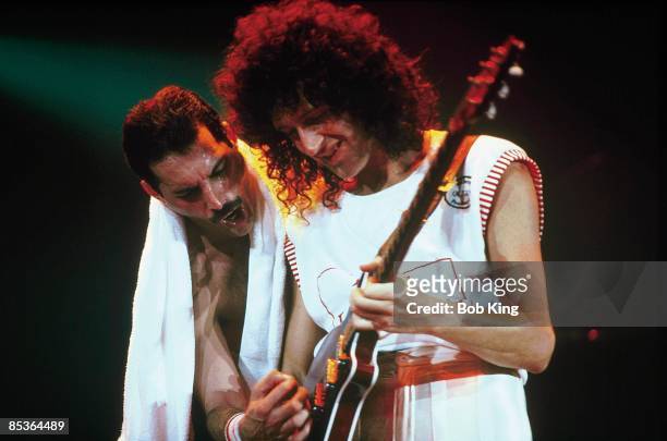 Photo of Brian MAY and Freddie MERCURY and QUEEN; Freddie Mercury & Brian May performing live on stage