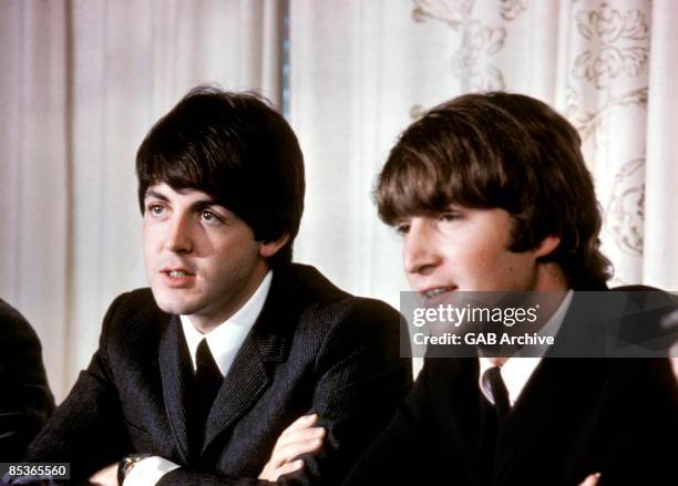 Photo of Paul McCARTNEY and BEATLES and John LENNON