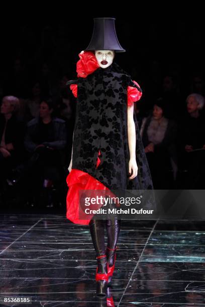 Model walks the runway at the Alexander McQueen Ready-to-Wear A/W 2009 fashion show during Paris Fashion Week at POPB on March 10, 2009 in Paris,...