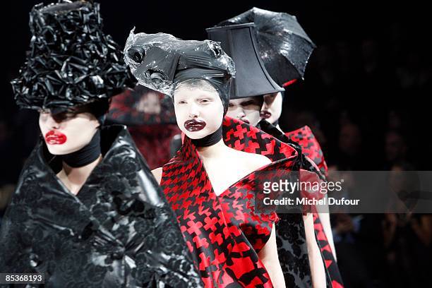 Models walk the runway at the Alexander McQueen Ready-to-Wear A/W 2009 fashion show during Paris Fashion Week at POPB on March 10, 2009 in Paris,...