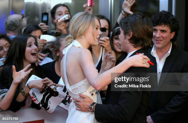 Singer Taylor Swift and Zac Efron attend the Sydney premiere of "17 Again" at Hoyts Cinema at the Entertainment Quarter on March 11, 2009 in Sydney,...