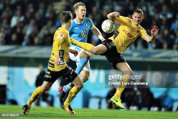 Anton Tinnerholm of Malmo FF and Jon Jonsson of IF Elfsborg during the Allsvenskan match between Malmo FF and IF Elfsborg at Swedbank Stadion on...