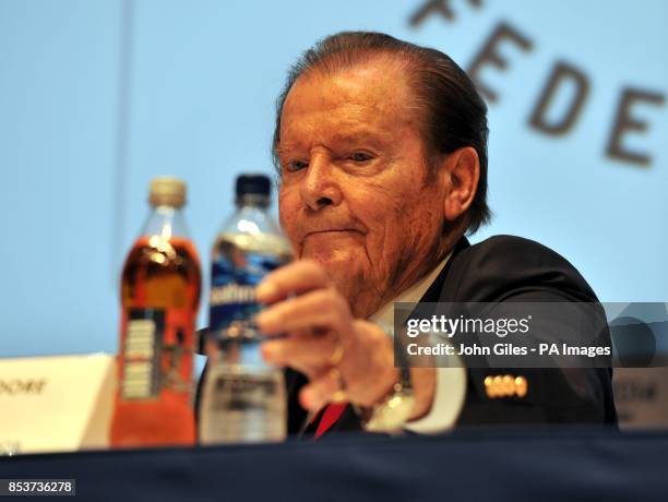 Ambassador Roderick Moore 158 Roger Giles Photos & High Res Pictures - Getty Images