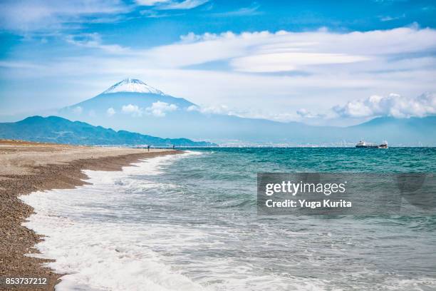 mt. fuji from miho-no-matsubara - suruga bay stock pictures, royalty-free photos & images