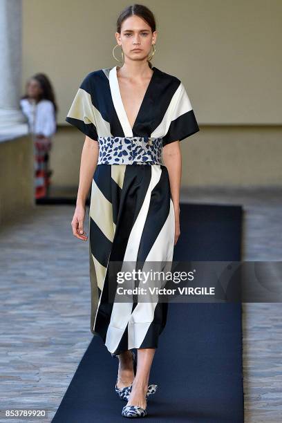 Model walks the runway at the Mila Schon Ready to Wear Spring/summer 2018 fashion show during Milan Fashion Week Spring/Summer 2018 on September 24,...