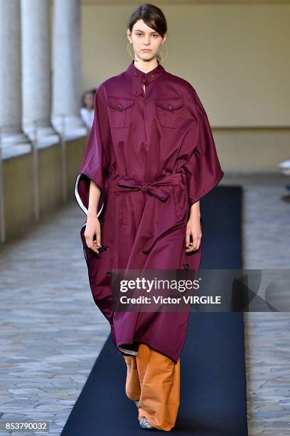 Model walks the runway at the Mila Schon Ready to Wear Spring/summer 2018 fashion show during Milan Fashion Week Spring/Summer 2018 on September 24,...