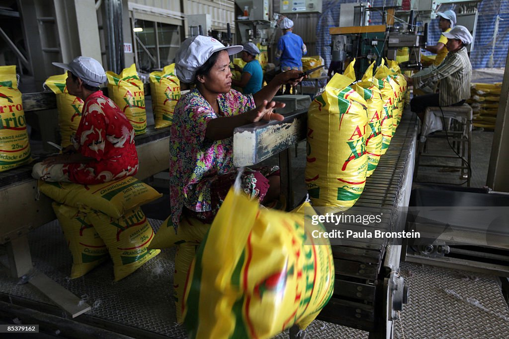 Struggling Thai Economy Battle The Global Downturn
