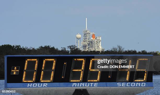 Us Space Shuttle Clock Photos and Premium High Res Pictures - Getty Images