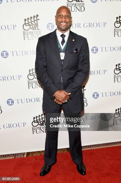 Honoree and NBA Hall of Famer Alonzo Mourning attends the 32nd Annual Great Sports Legends Dinner To Benefit The Miami Project/Buoniconti Fund To...
