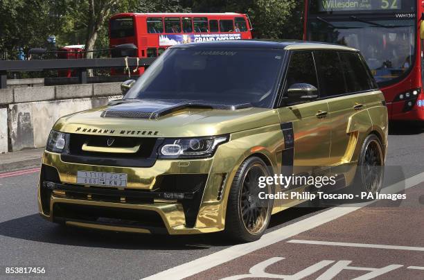 Range Rover Hotel 277 2014 Range Rover Images Stock Photos, High-Res Pictures, and Images ...
