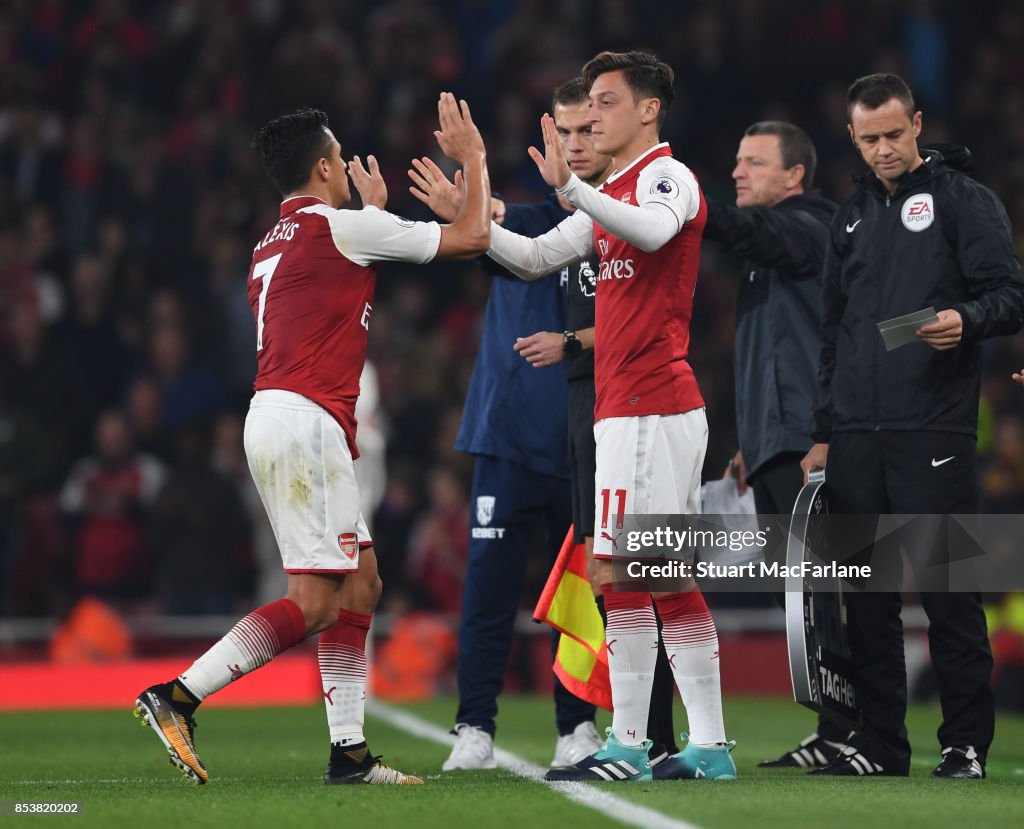 Arsenal v West Bromwich Albion - Premier League