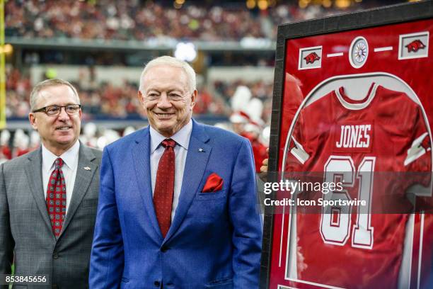 Jerry Saxton Razorbacks Jersey Arkansas Photos and Premium High Res Pictures - Getty Images