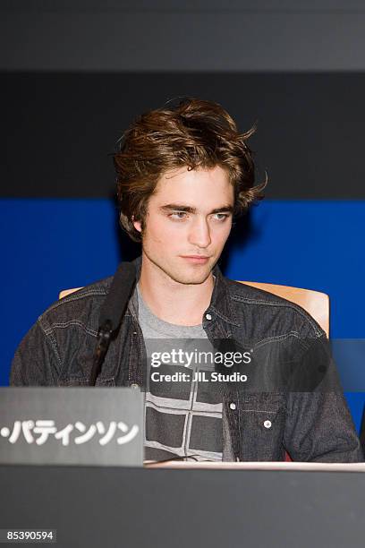 Robert Pattinson