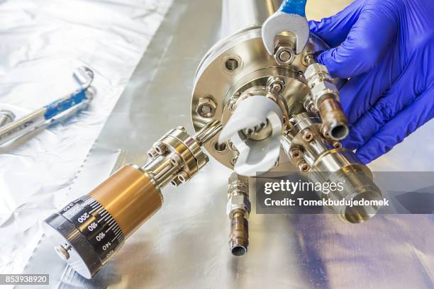 vakuum - vakuumkammer stock-fotos und bilder