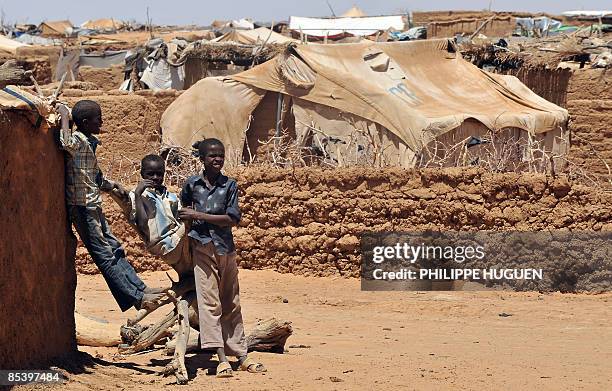 Sudanese refugees are seen in the Our Cassoni refugee camp in eastern Chad on March 12, 2009. The European Union will keep more than 2,000...