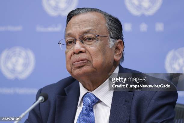 Abul Hasan Mahmood Ali, Minister for Foreign Affairs of the Peoples Republic of Bangladesh, briefs journalists on the signing of the Host Country...