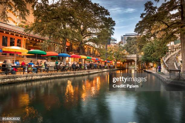 san antonio riverwalk kanaal - san antonio stockfoto's en -beelden