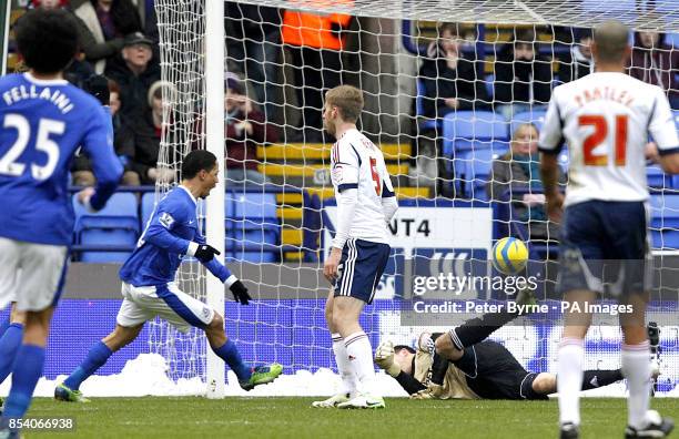 Everton's Steven Pienaar scores his side's first goal of the game