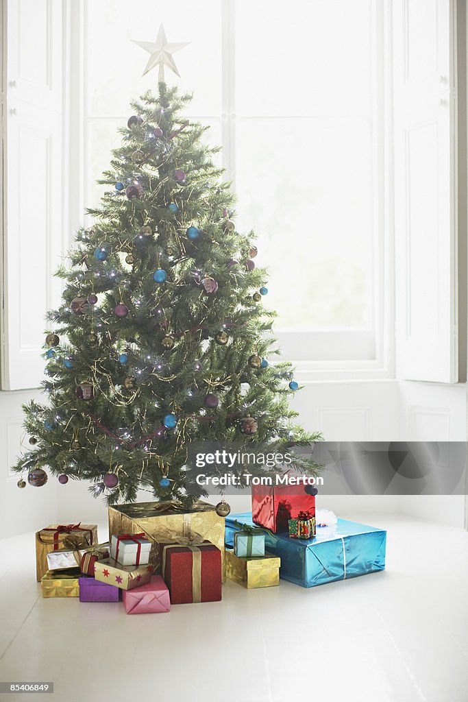 Christmas tree and gifts