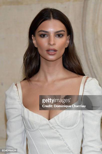 Emily Ratajkowski attends the Christian Dior show as part of the Paris Fashion Week Womenswear Spring/Summer 2018 on September 26, 2017 in Paris,...