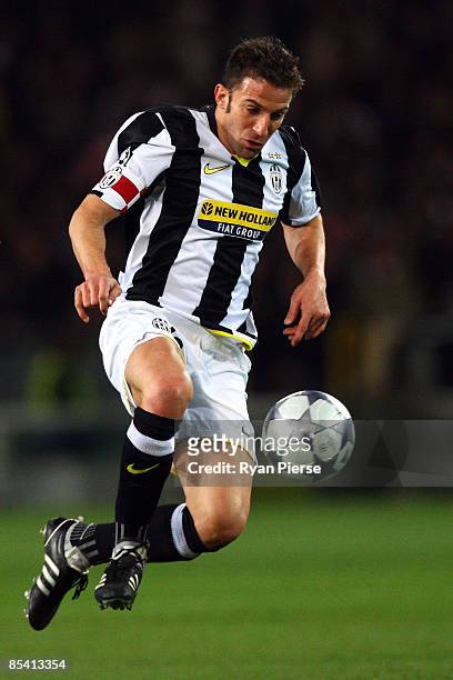 Alessandro Del Piero of Juventus controls the ball during the UEFA Champions League, First knock-out round, second leg match between Juventus and...