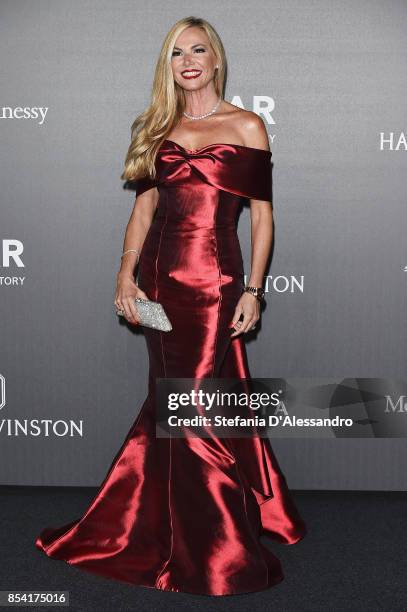 Federica Panicucci walks the red carpet of amfAR Gala Milano on September 21, 2017 in Milan, Italy.