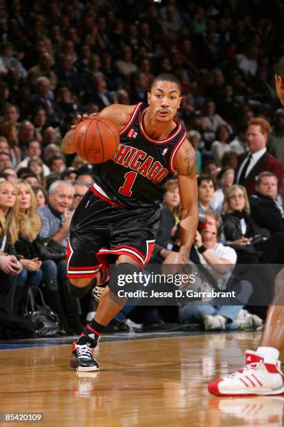 D Rose Rookie Chicago Bulls 2009 Photos and Premium High Res Pictures - Getty Images