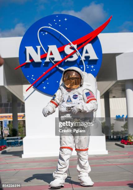 astronaut kostym i cape canaveral florida usa - nasa kennedy space center bildbanksfoton och bilder