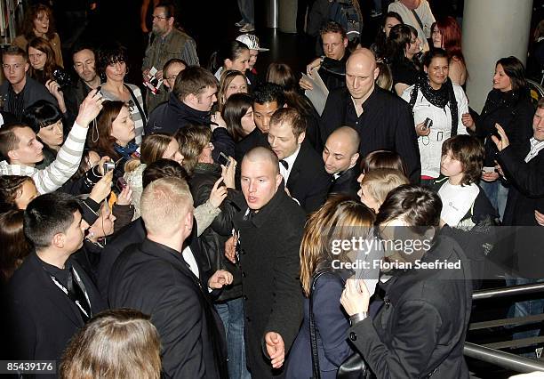 Mario Barth between fans and bodyguards at the premiere of 'Maennersache' at cinemaxx on March 15, 2009 in Berlin, Germany.