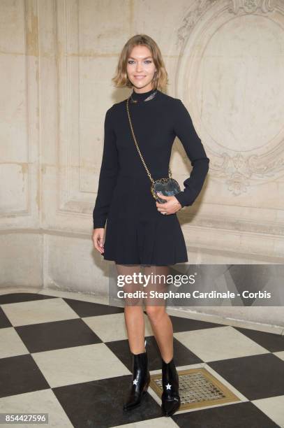 Model Arizona Muse attends the Christian Dior show as part of the Paris Fashion Week Womenswear Spring/Summer 2018 at on September 26, 2017 in Paris,...