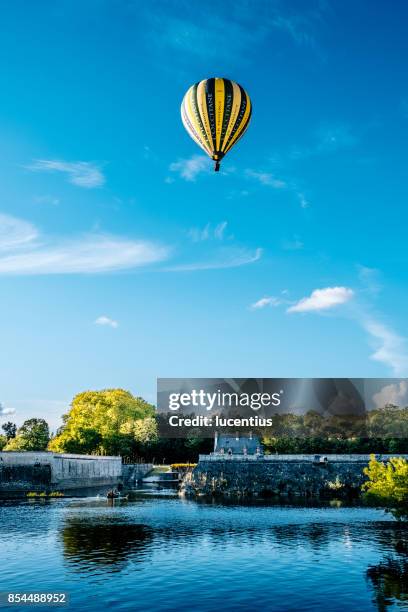 hot air balloon at chenonceau, france - chenonceau stock pictures, royalty-free photos & images