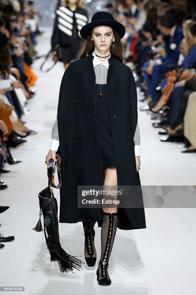 Christian Dior : Runway - Paris Fashion Week Womenswear Spring/Summer 2018