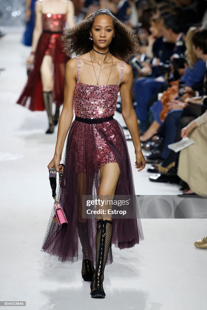 Christian Dior : Runway - Paris Fashion Week Womenswear Spring/Summer 2018