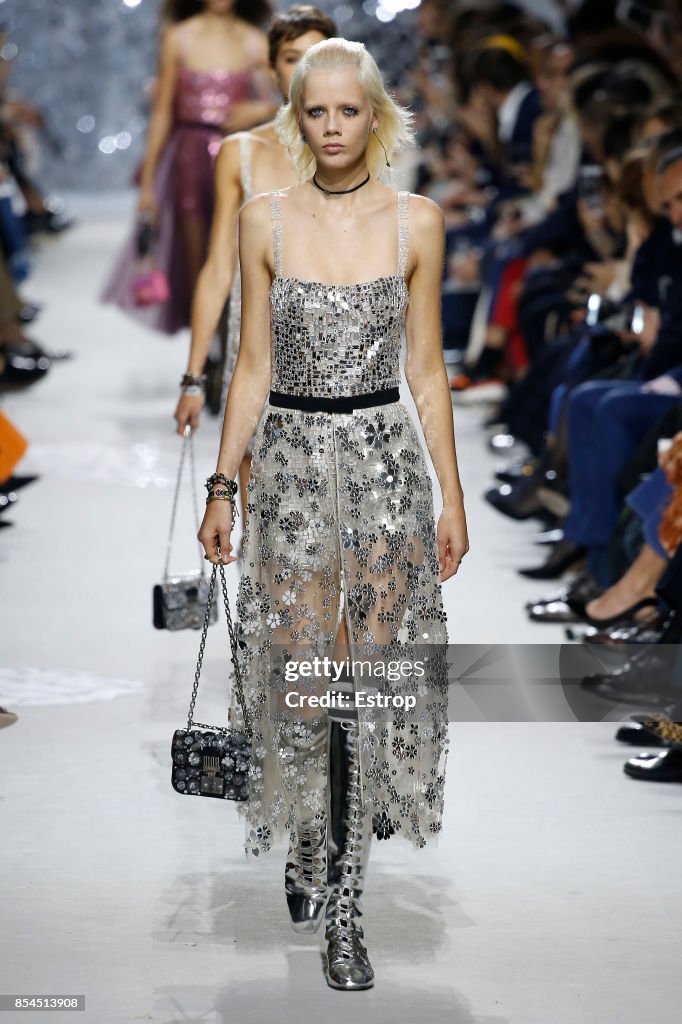 Christian Dior : Runway - Paris Fashion Week Womenswear Spring/Summer 2018