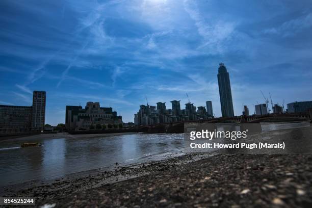 millbank river bus to london bridge - mi5 stock pictures, royalty-free photos & images