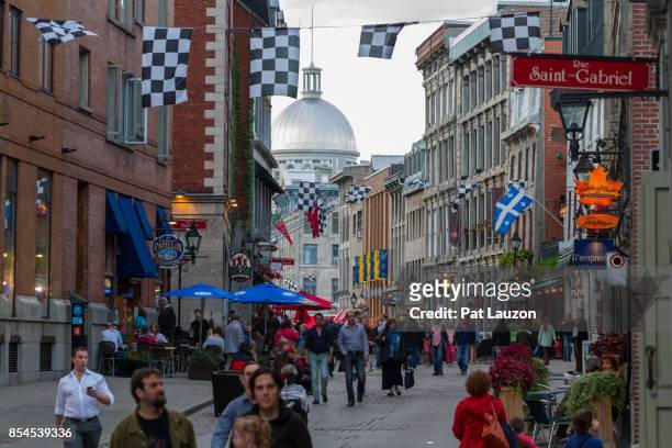 old montreal street scene - vieux montréal stock pictures, royalty-free photos & images